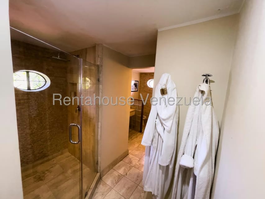 Casa (Duplex) en Venta en La Lagunita Country Club, Distrito Metropolitano - 32