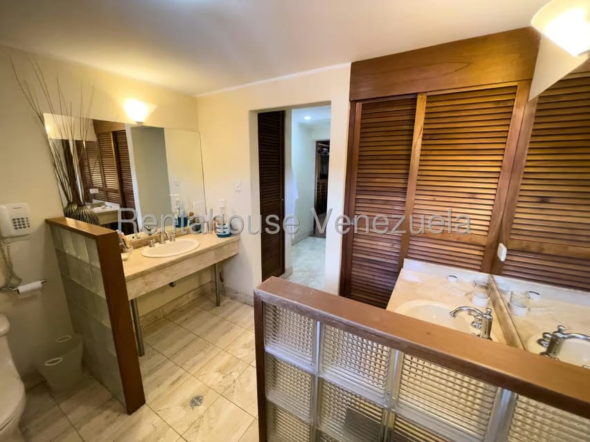 Casa (Duplex) en Venta en La Lagunita Country Club, Distrito Metropolitano - 35