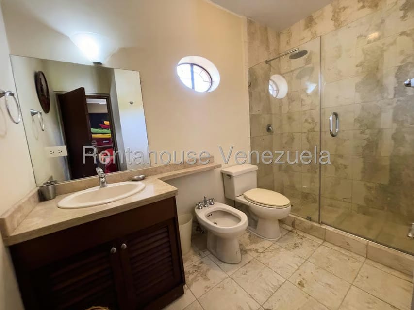 Casa (Duplex) en Venta en La Lagunita Country Club, Distrito Metropolitano - 41