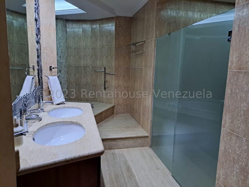 Casa (Multipes Niveles) en Venta en Altos de Guataparo, Carabobo - 31