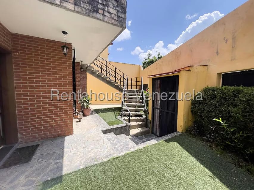 Casa (Duplex) en Venta en Macaracuay, Distrito Metropolitano - 3