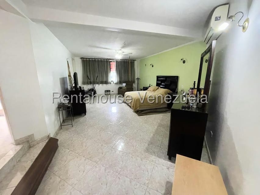 Casa (Duplex) en Venta en Macaracuay, Distrito Metropolitano - 24