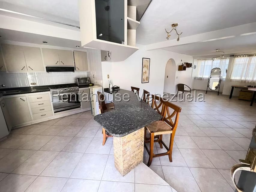 Casa (Duplex) en Venta en Macaracuay, Distrito Metropolitano - 33