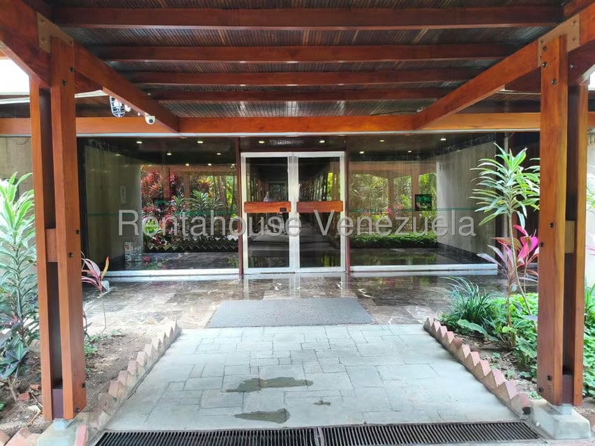 Apartamento (1 Nivel) en Alquiler en Campo Alegre, Distrito Metropolitano - 2