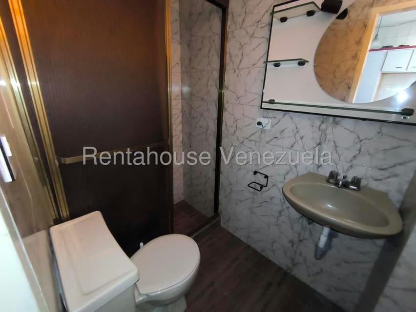 Apartamento (1 Nivel) en Alquiler en Campo Alegre, Distrito Metropolitano - 14