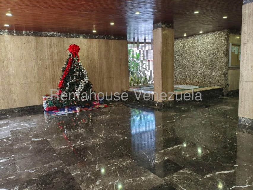 Apartamento (1 Nivel) en Alquiler en Campo Alegre, Distrito Metropolitano - 3
