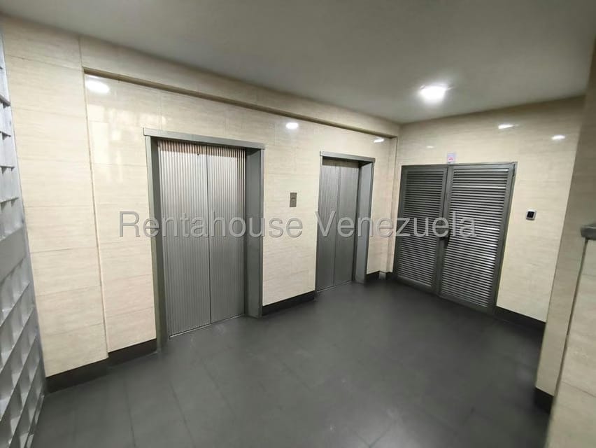 Apartamento (1 Nivel) en Alquiler en Campo Alegre, Distrito Metropolitano - 27