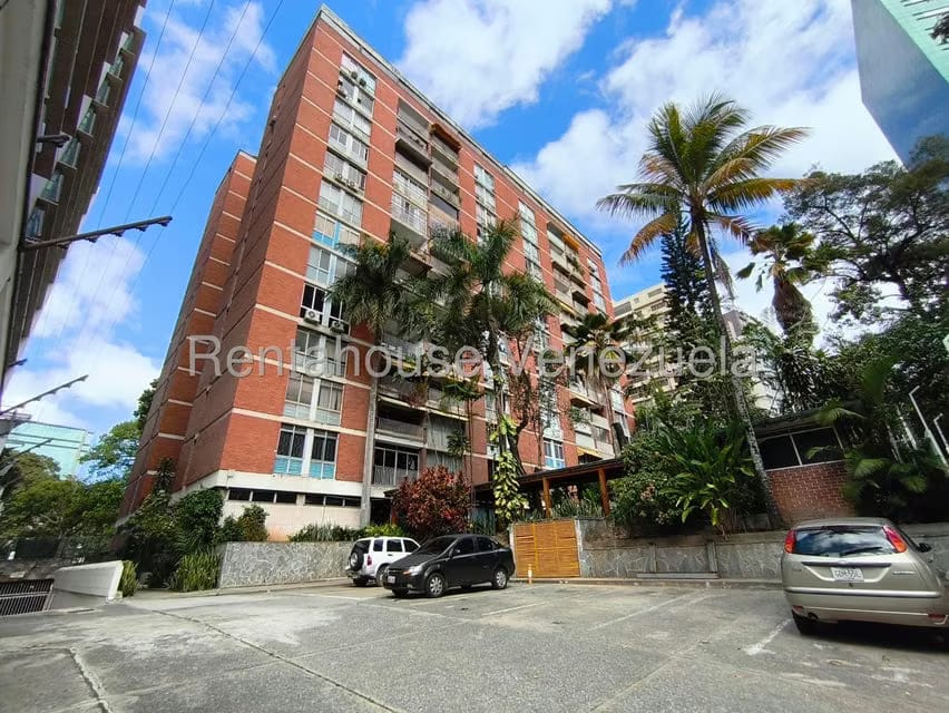 Apartamento (1 Nivel) en Alquiler en Campo Alegre, Distrito Metropolitano - 31