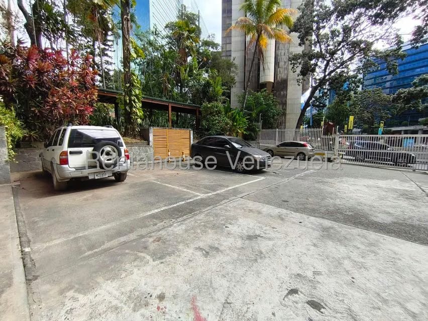 Apartamento (1 Nivel) en Alquiler en Campo Alegre, Distrito Metropolitano - 32