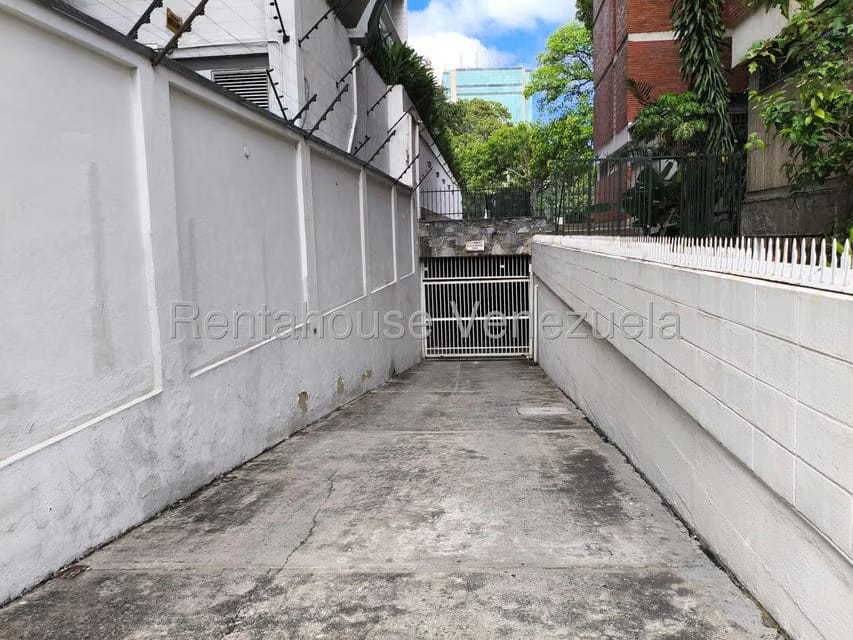 Apartamento (1 Nivel) en Alquiler en Campo Alegre, Distrito Metropolitano - 33