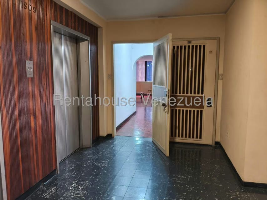 Apartamento (1 Nivel) en Alquiler en Campo Alegre, Distrito Metropolitano - 35