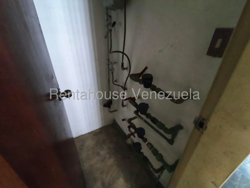 Apartamento (1 Nivel) en Alquiler en Campo Alegre, Distrito Metropolitano - 36
