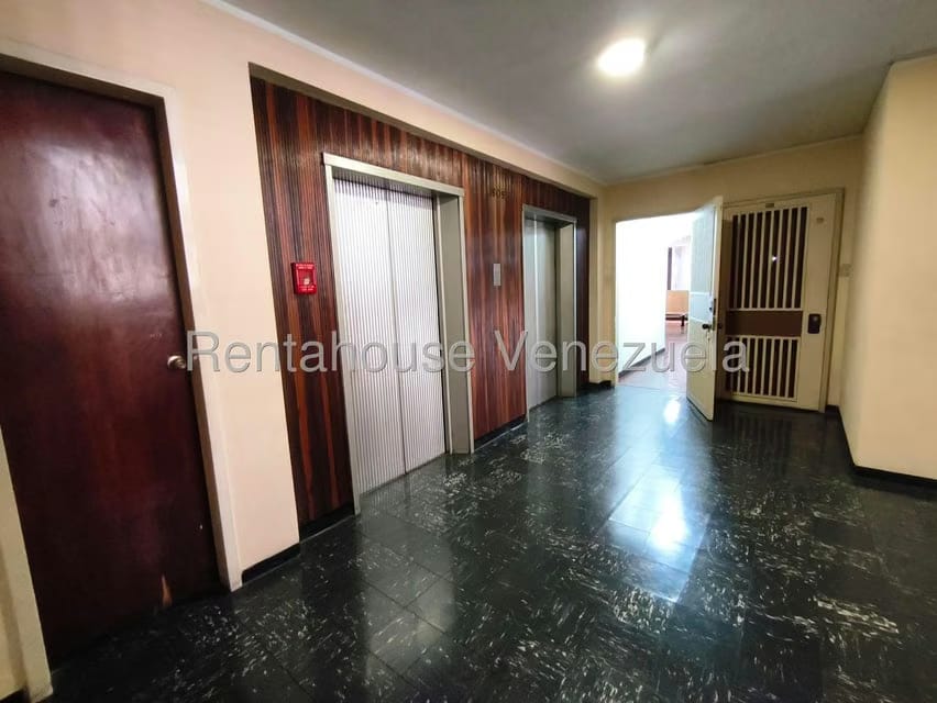 Apartamento (1 Nivel) en Alquiler en Campo Alegre, Distrito Metropolitano - 5
