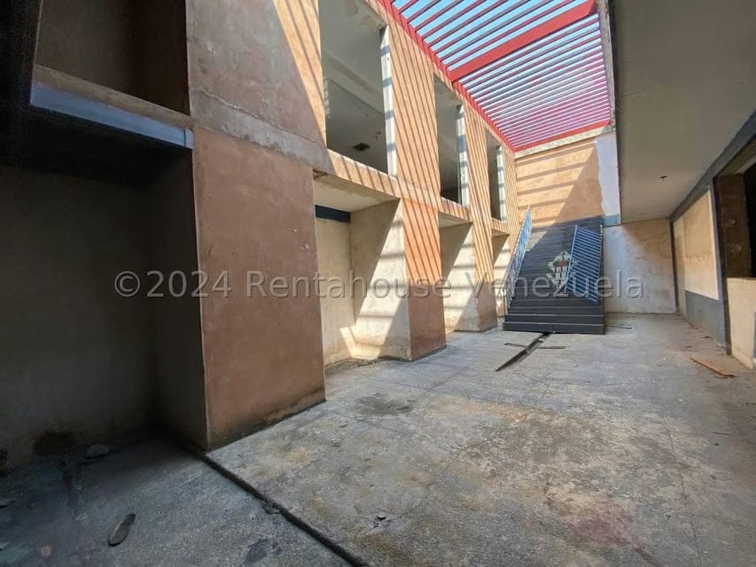 Comercial (Local Comercial) en Venta en Calle 72, Zulia - 13