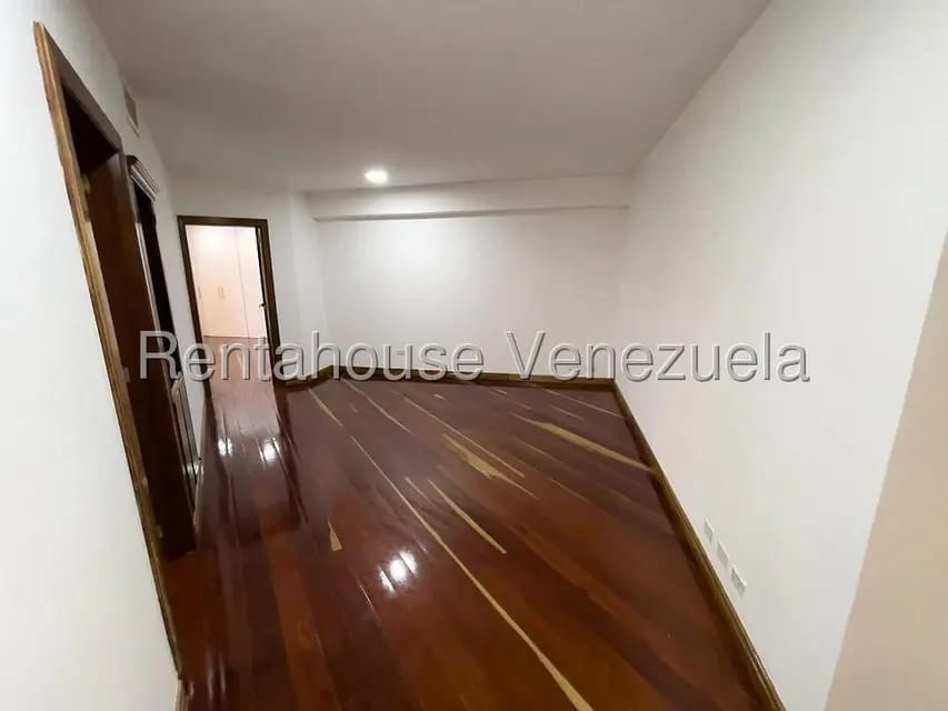 Apartamento (1 Nivel) en Venta en Colinas de Valle Arriba, Distrito Metropolitano - 36