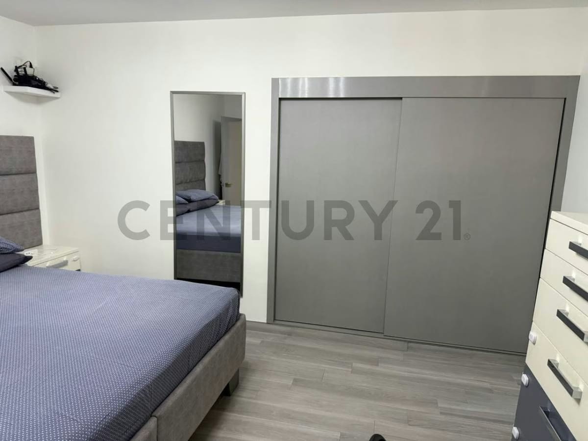 Amplio Iluminado se Vende apartamento en el Bosque - 13