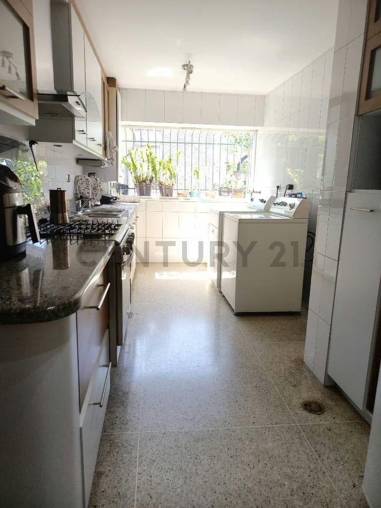 Amplio Iluminado se Vende apartamento en el Bosque - 5