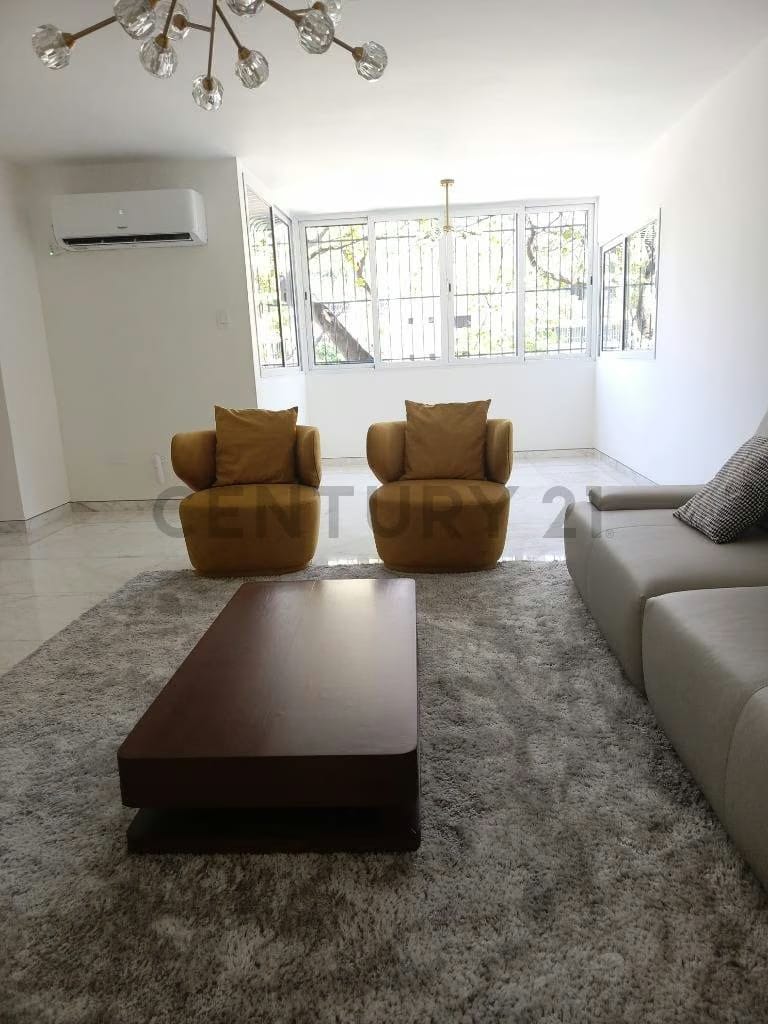 Amplio Iluminado se Vende apartamento en el Bosque - 6