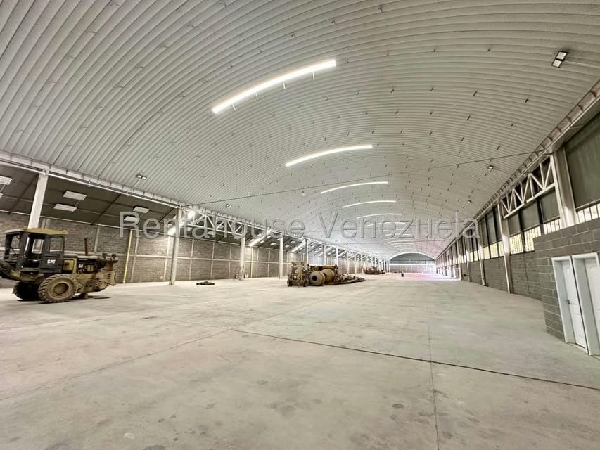 Comercial (Galpon - Deposito) en Venta en Zona Industrial 2, Lara - 2