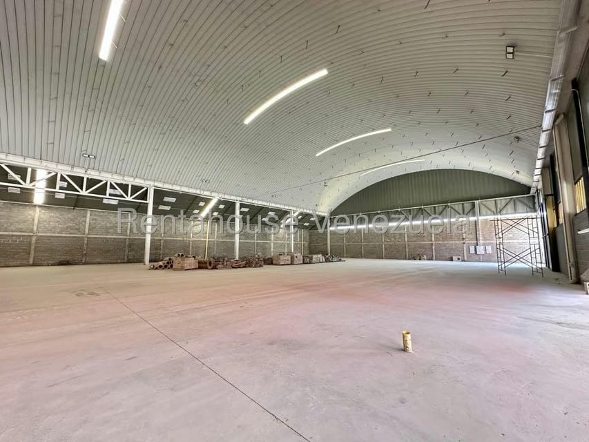 Comercial (Galpon - Deposito) en Venta en Zona Industrial 2, Lara - 11