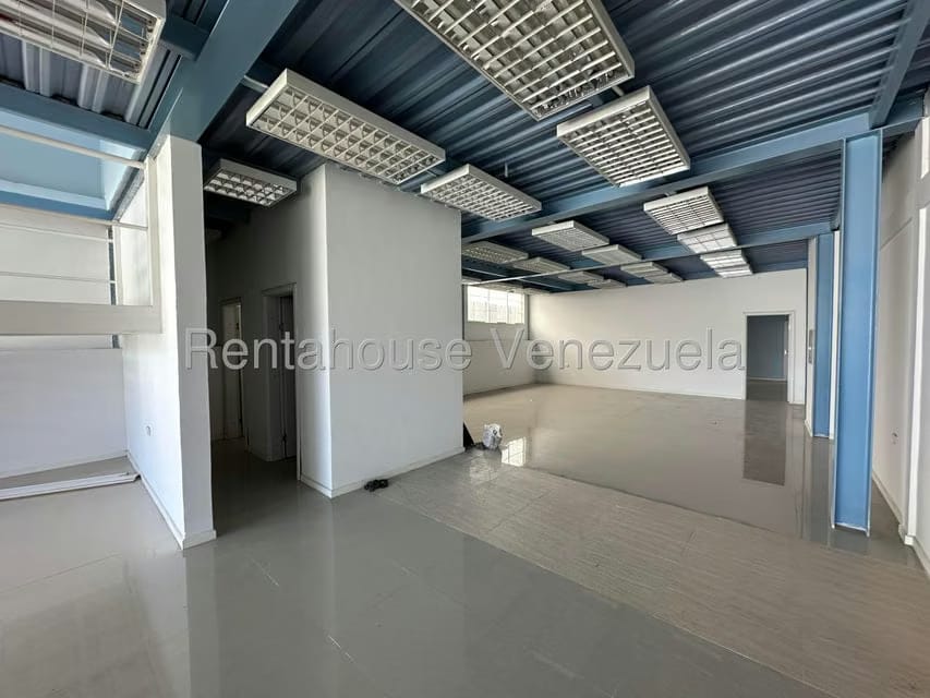 Comercial (Galpon - Deposito) en Venta en Zona Industrial 2, Lara - 16