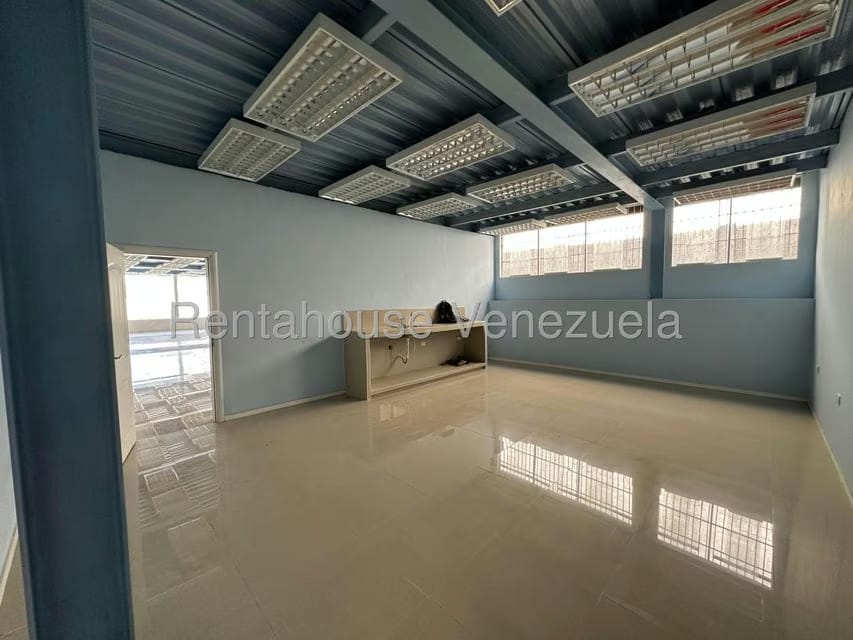 Comercial (Galpon - Deposito) en Venta en Zona Industrial 2, Lara - 19
