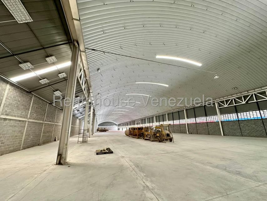 Comercial (Galpon - Deposito) en Venta en Zona Industrial 2, Lara - 3