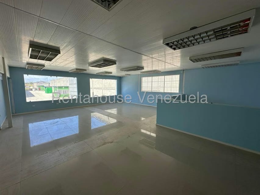 Comercial (Galpon - Deposito) en Venta en Zona Industrial 2, Lara - 22