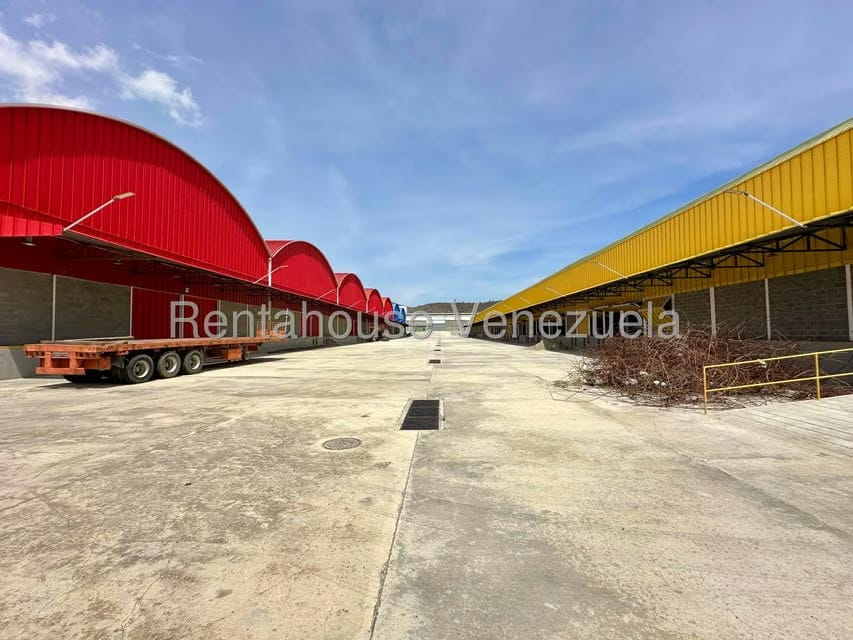 Comercial (Galpon - Deposito) en Venta en Zona Industrial 2, Lara - 24