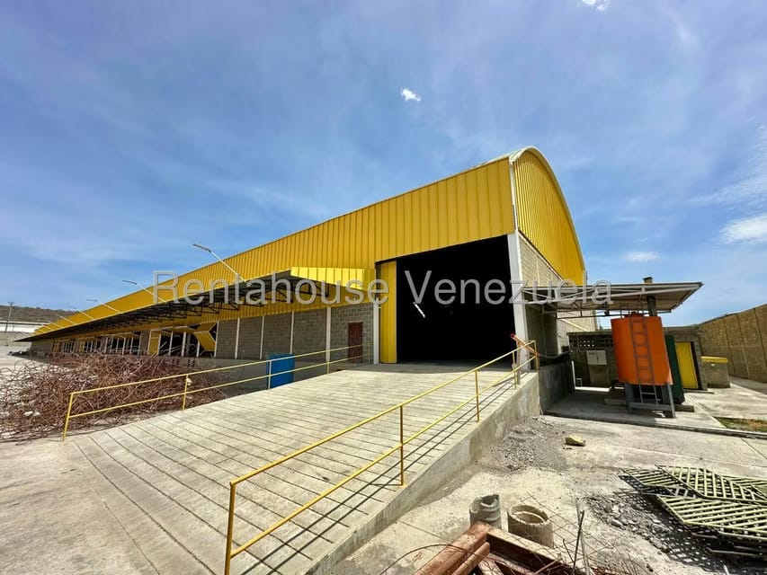 Comercial (Galpon - Deposito) en Venta en Zona Industrial 2, Lara - 26