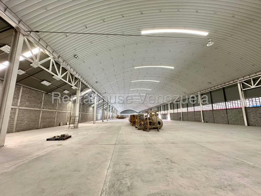 Comercial (Galpon - Deposito) en Venta en Zona Industrial 2, Lara - 4