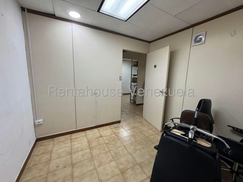 Comercial (Oficina) en Alquiler en Bello Monte, Distrito Metropolitano - 11