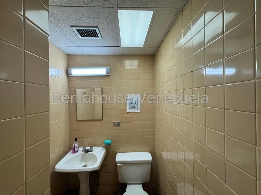 Comercial (Oficina) en Alquiler en Bello Monte, Distrito Metropolitano - 12
