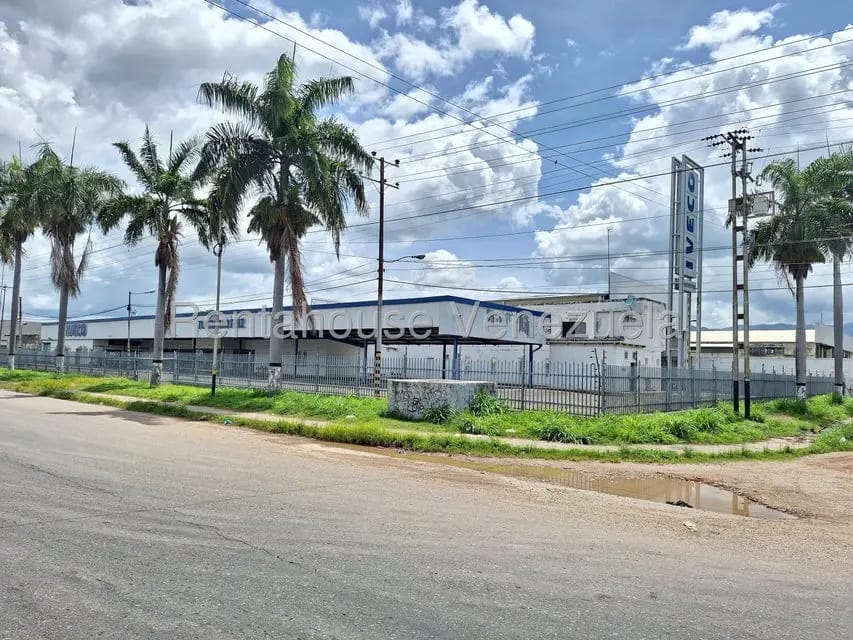 Comercial (Galpon - Deposito) en Venta en La Florida, Carabobo
