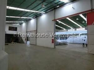 Comercial (Galpon - Deposito) en Venta en Los Montes Verdes, Miranda - 2