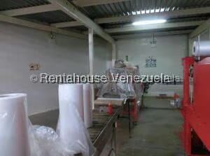 Comercial (Galpon - Deposito) en Venta en Los Montes Verdes, Miranda - 12