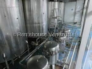 Comercial (Galpon - Deposito) en Venta en Los Montes Verdes, Miranda - 18