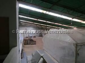 Comercial (Galpon - Deposito) en Venta en Los Montes Verdes, Miranda - 27