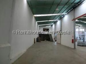 Comercial (Galpon - Deposito) en Venta en Los Montes Verdes, Miranda - 4