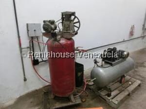 Comercial (Galpon - Deposito) en Venta en Los Montes Verdes, Miranda - 32