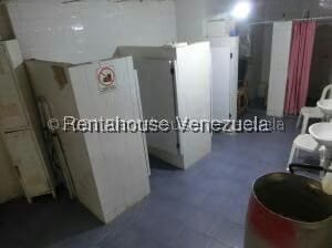 Comercial (Galpon - Deposito) en Venta en Los Montes Verdes, Miranda - 36