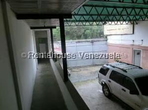 Comercial (Galpon - Deposito) en Venta en Los Montes Verdes, Miranda - 40