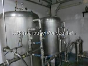 Comercial (Galpon - Deposito) en Venta en Los Montes Verdes, Miranda - 44