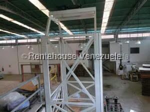 Comercial (Galpon - Deposito) en Venta en Los Montes Verdes, Miranda - 63