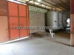 Comercial (Galpon - Deposito) en Venta en Los Montes Verdes, Miranda - 72