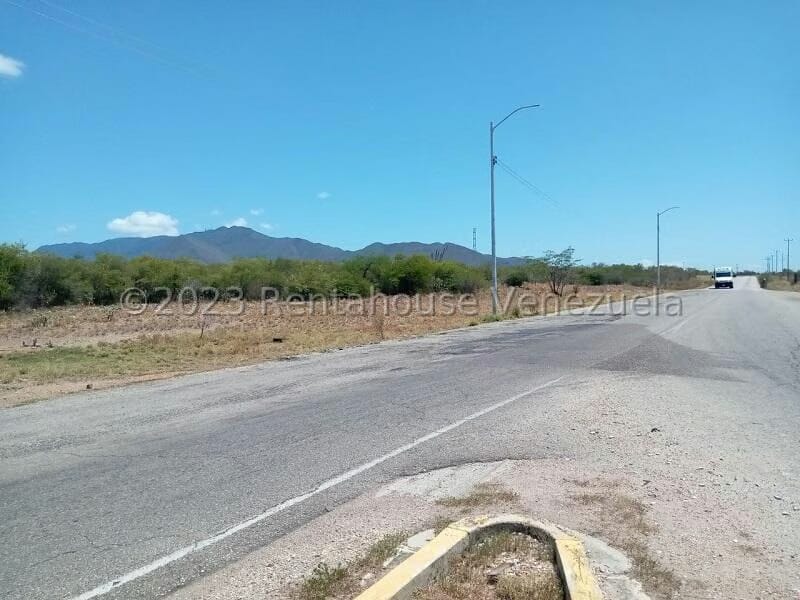 Terreno (Comercial) en Venta en La Guardia, Nueva Esparta - 16