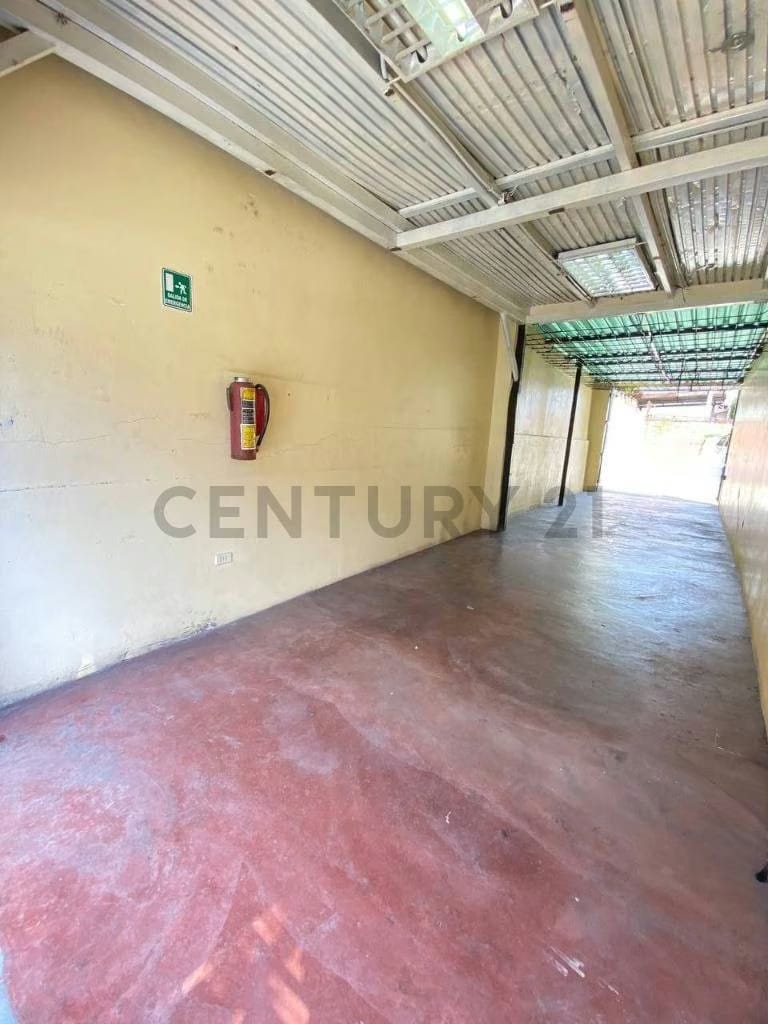 Local Comercial en alquiler en Lechería. Carrera 6 - 3