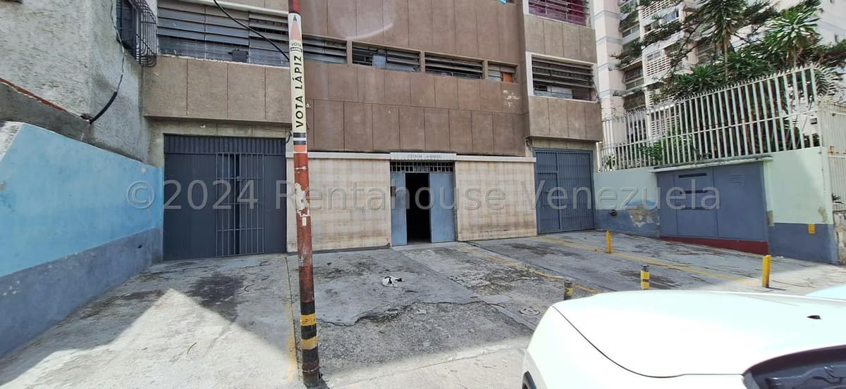 Comercial (Local Comercial) en Venta en San Martin, Distrito Metropolitano - 3