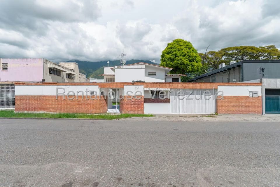 Casa (Duplex) en Venta en Chuao, Distrito Metropolitano