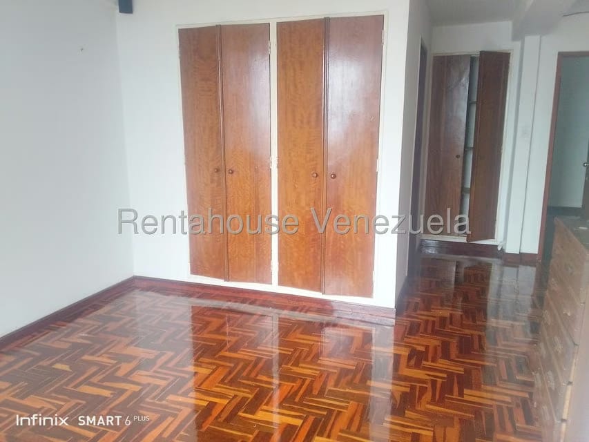 Apartamento (1 Nivel) en Alquiler en Llano Alto, Miranda - 11